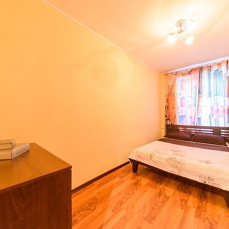 Apartment On Hryhoriia Chuprynky Київ Екстер'єр фото