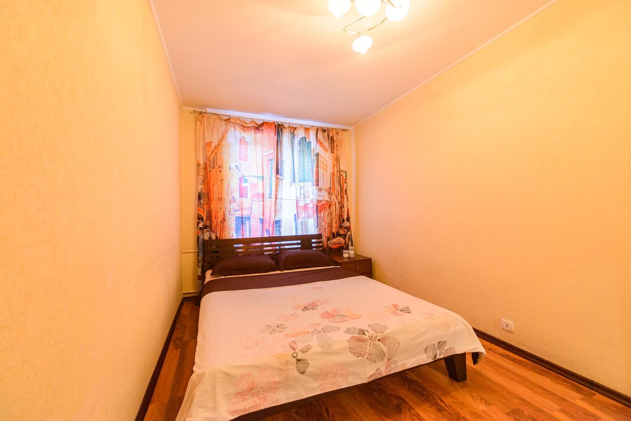 Apartment On Hryhoriia Chuprynky Київ Екстер'єр фото