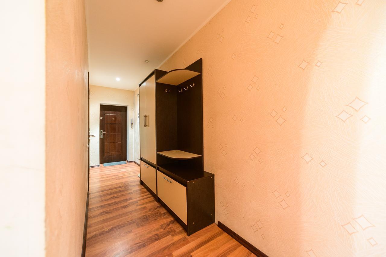 Apartment On Hryhoriia Chuprynky Київ Екстер'єр фото