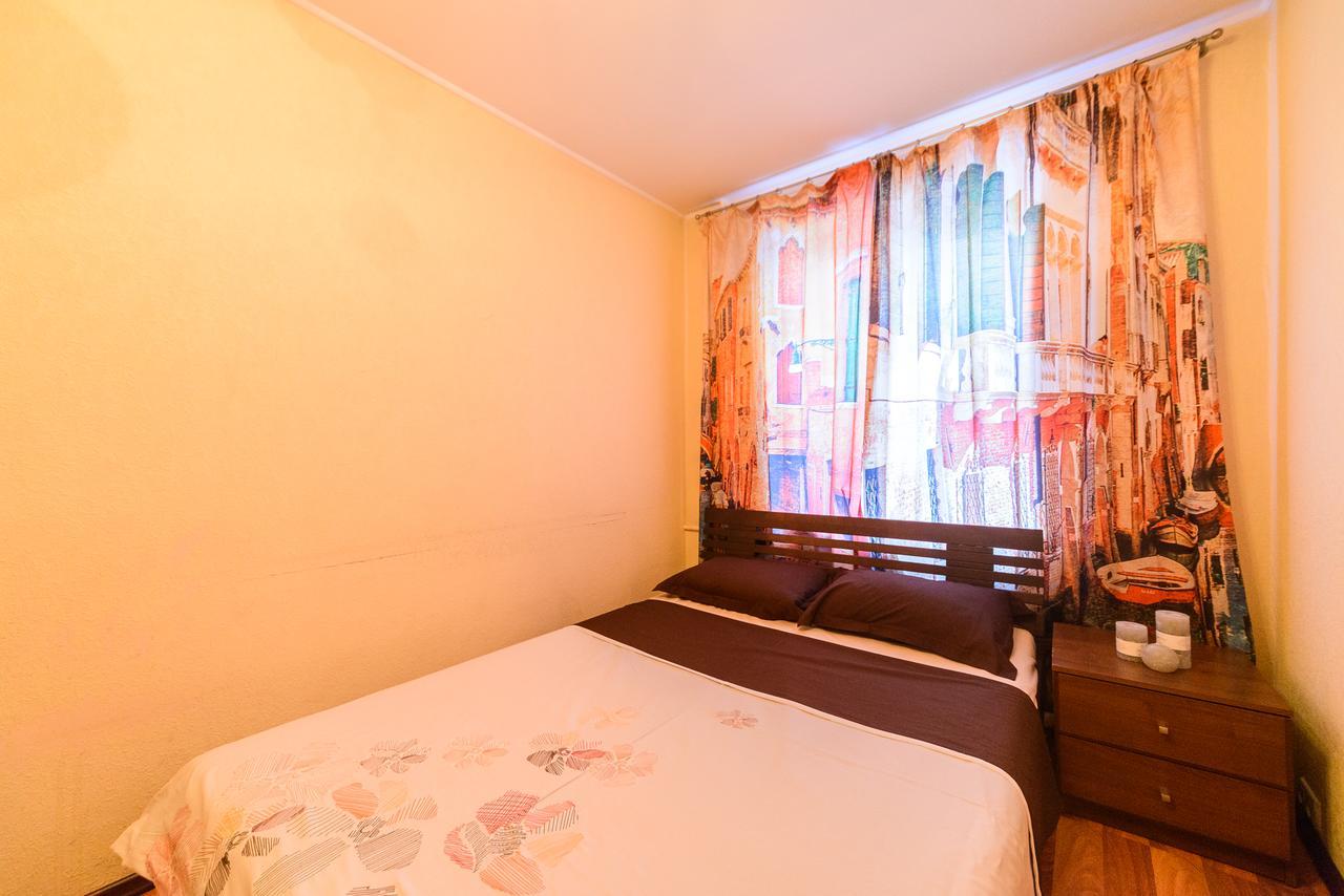 Apartment On Hryhoriia Chuprynky Київ Екстер'єр фото