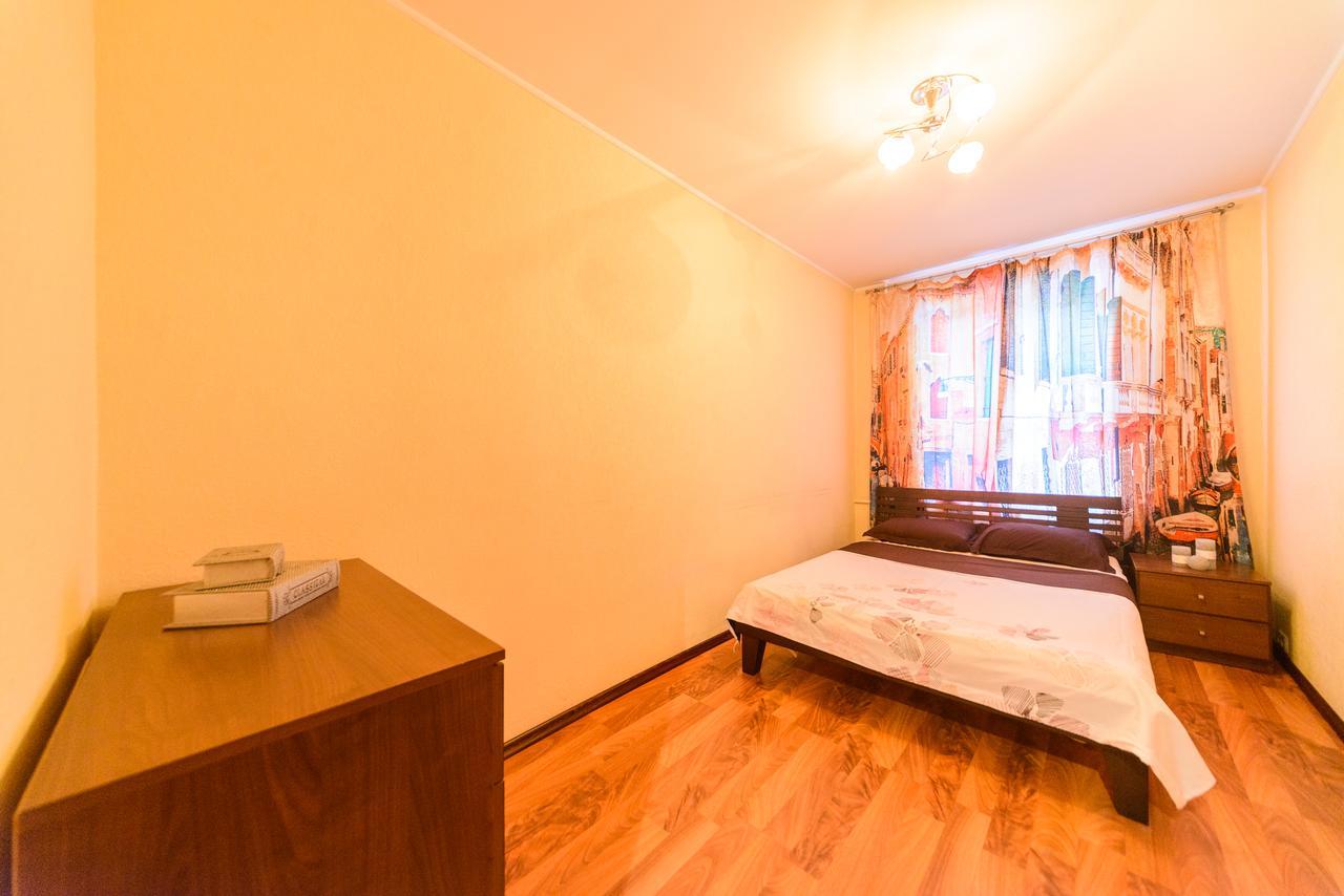 Apartment On Hryhoriia Chuprynky Київ Екстер'єр фото