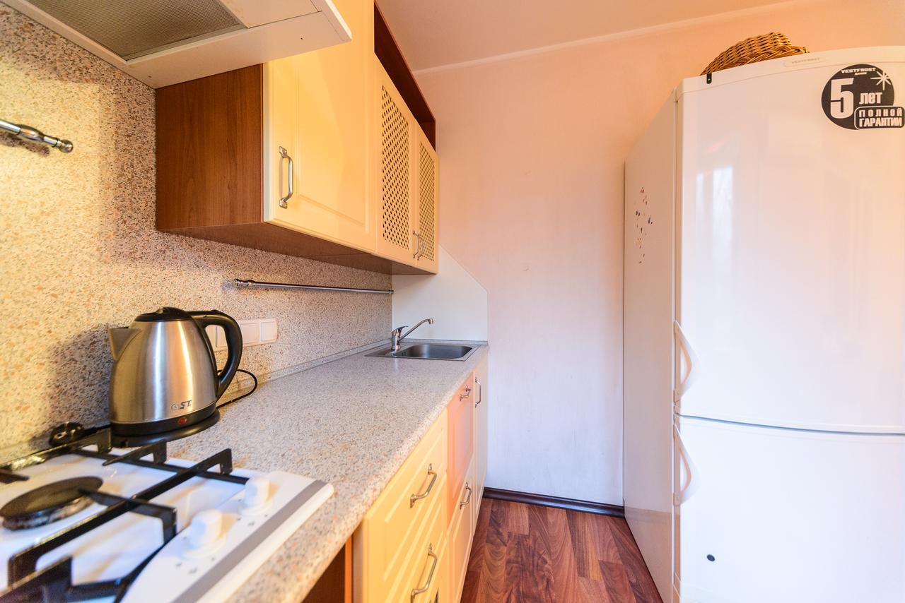 Apartment On Hryhoriia Chuprynky Київ Екстер'єр фото
