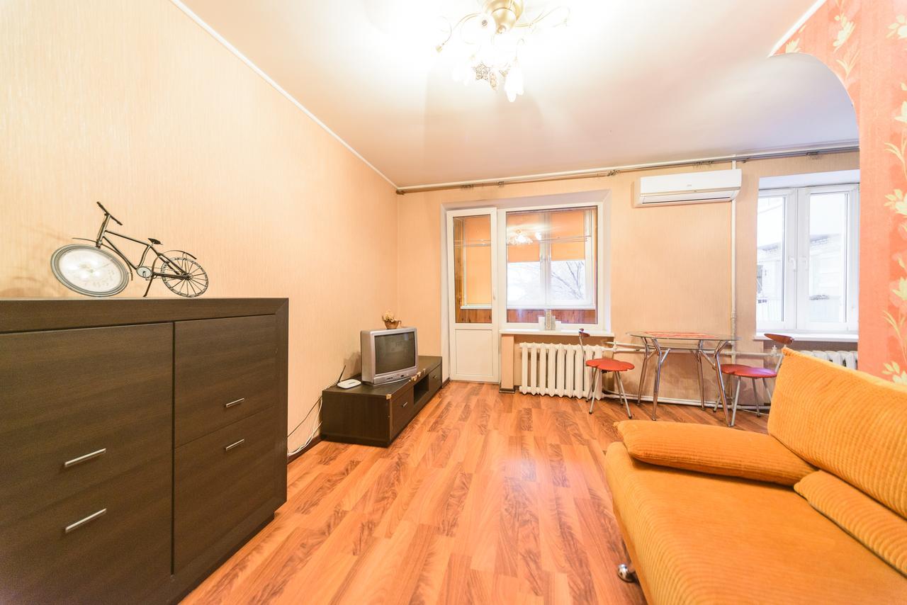 Apartment On Hryhoriia Chuprynky Київ Екстер'єр фото