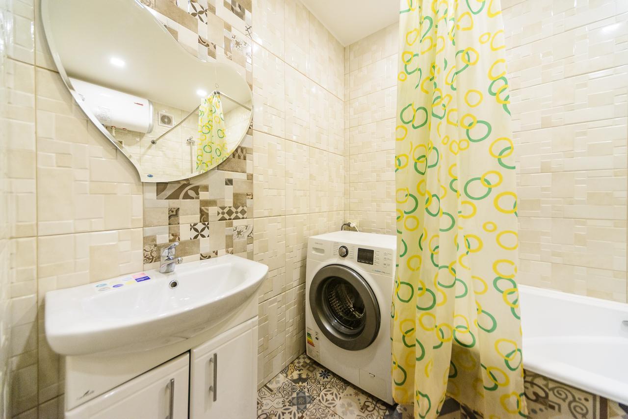 Apartment On Hryhoriia Chuprynky Київ Екстер'єр фото